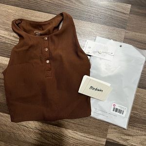 Buffbunny medium Henley in oak
